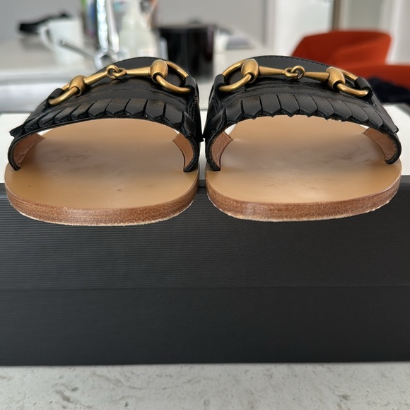 Gucci horseshoe buckle sandal - Picture 5 of 7